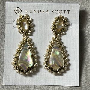 Beautiful Kendra Scott Statement Earrings! NWT!